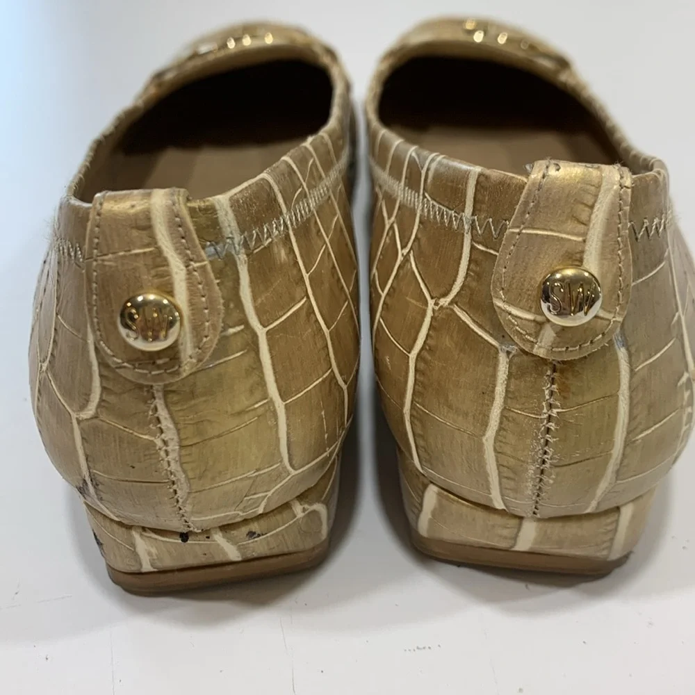 Stuart Weitzman size 8 narrow flats